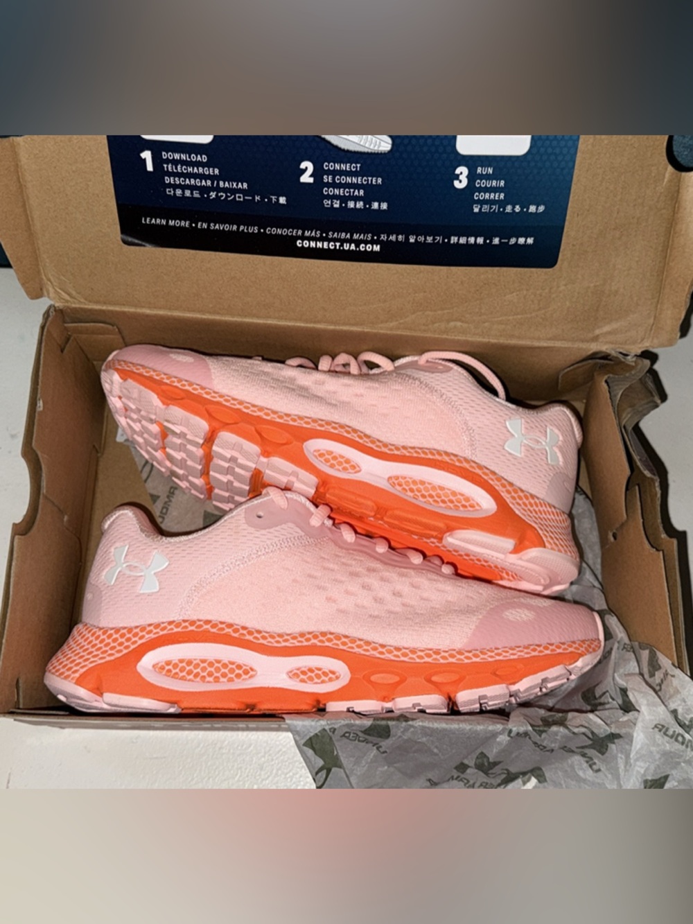 Under Armour Women's HOVR infinite 3 sneakers size 8 NIB